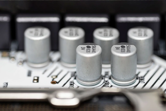 Aluminium electrolytic capacitors